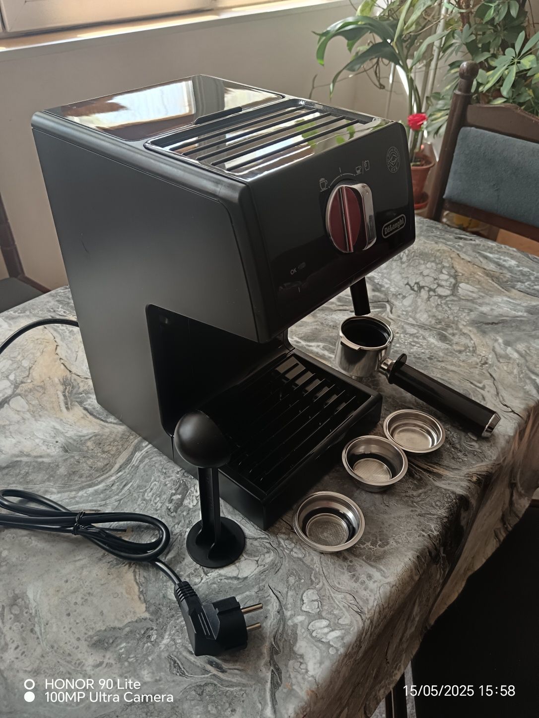 Кафе машина Delonghi