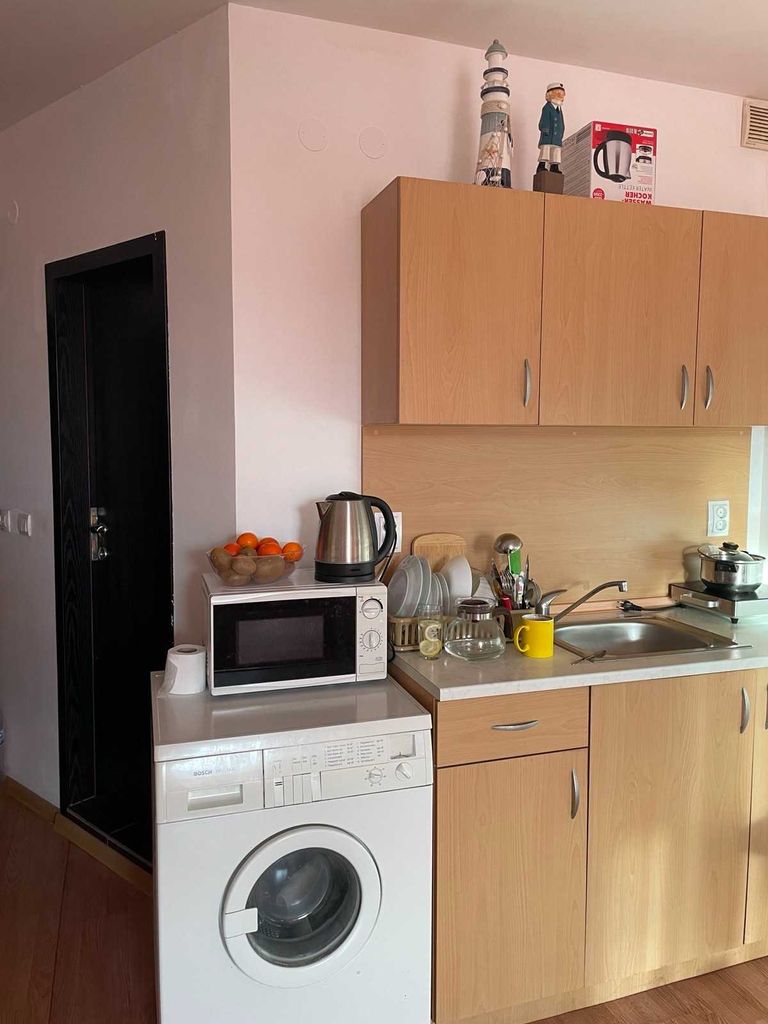 Дава се под наем Едностаен апартамент в Бургас, Сарафово - 42 кв.м за 127.5 € - Снимка #2