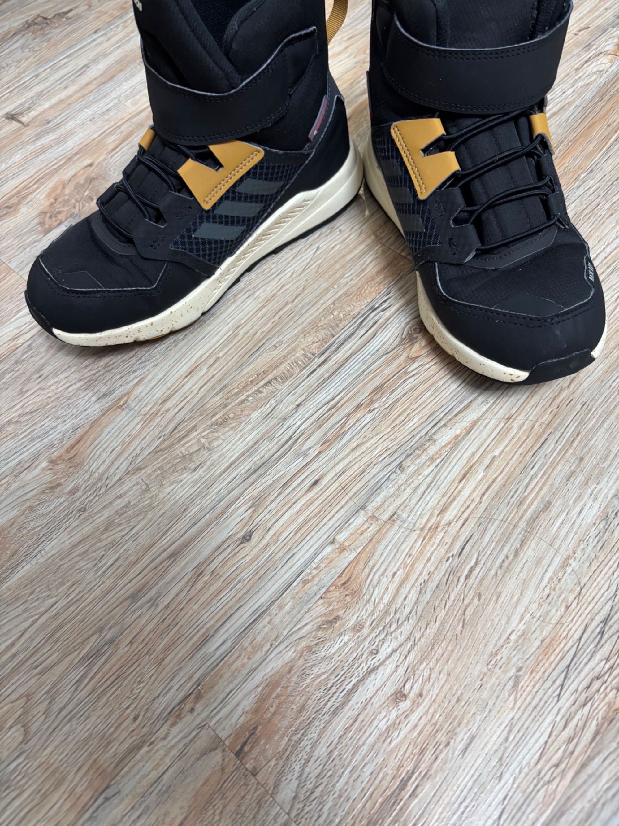 Апрески за Момче Adidas N- 34 Като нови