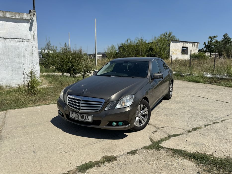 Dezmembrez Mercedes E220 W212