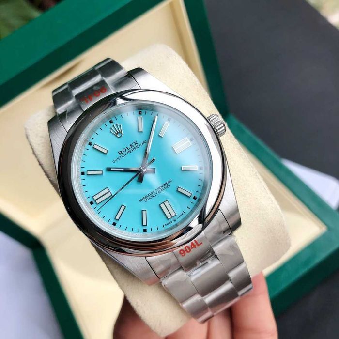 Rolex Oyster Perpetual Tiffany Blue с автоматичен механизъм