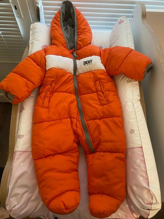 Космонавт DKNY Jeans