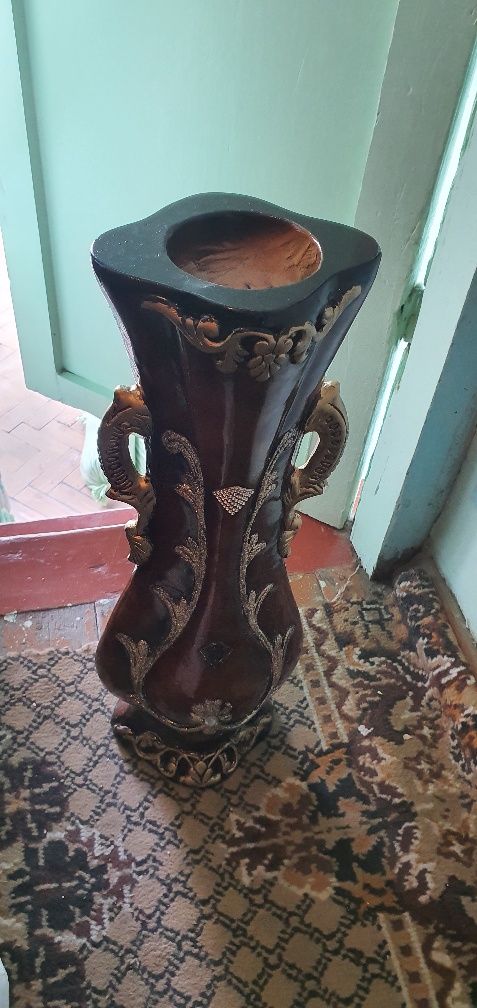 Vaza gullar uchun dekorativ sopol