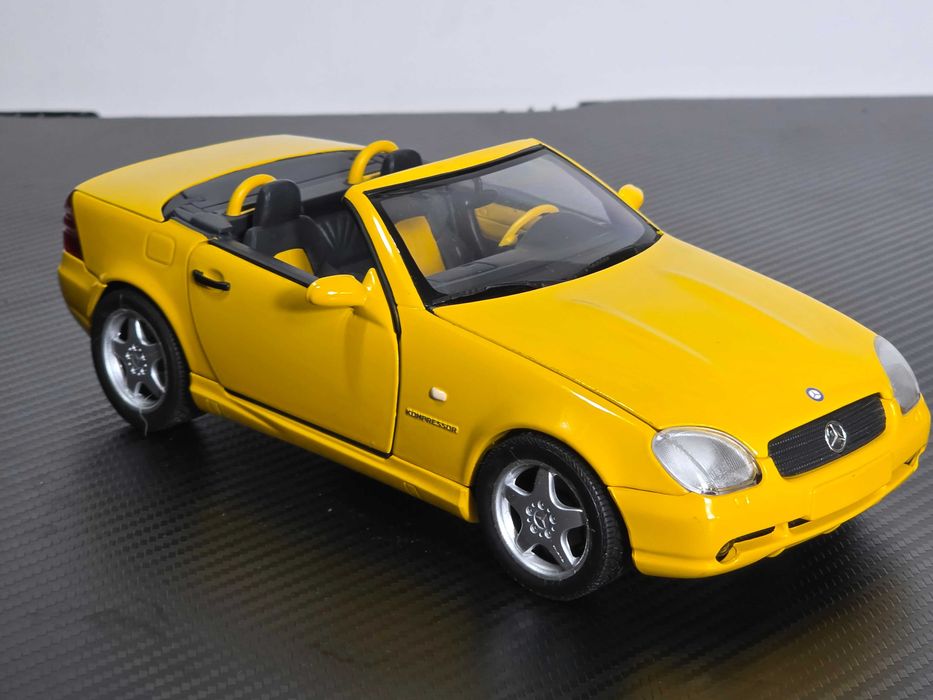Macheta Auto 1/18 UT Models Mercedes Benz SLK AMG