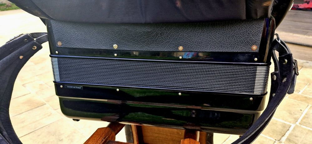 Acordeon italian Piermaria 120 basi