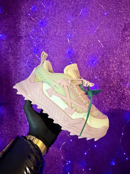 OffWhite Odsy Orice Model