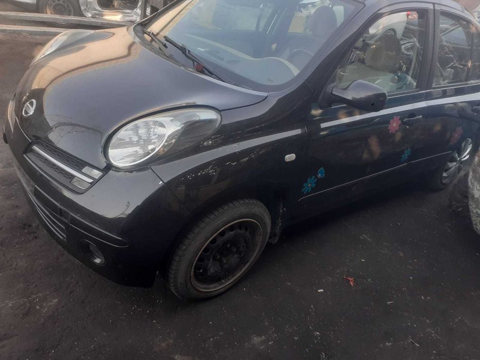 Bara fata Nissan Micra K12