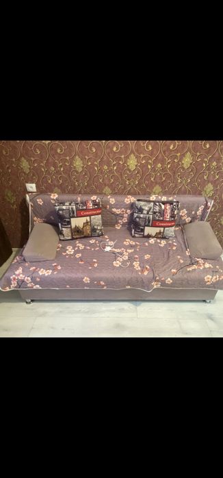 Продам софа в хорошем состоянии. Имеется снизу ниша для белья.