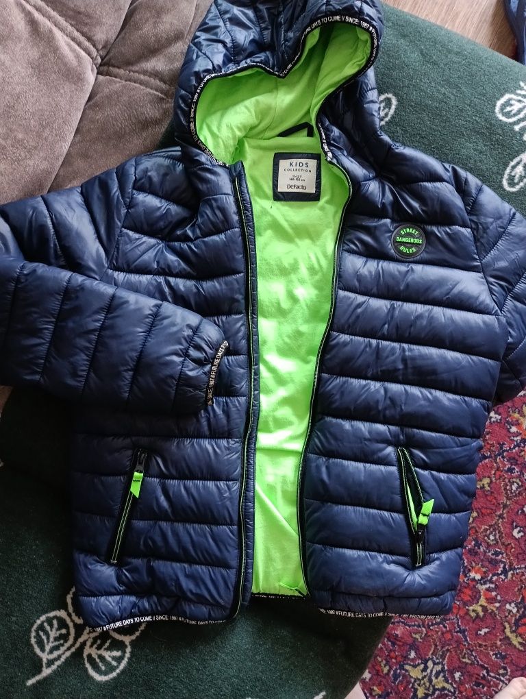 Детская куртка(весна) на мальчика рост 146-152 см