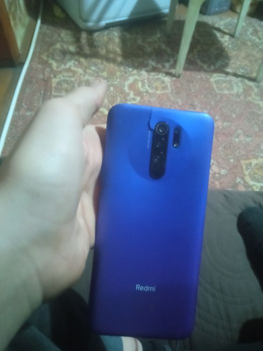 Продам два телефона редми 9 фиолетовый за 15к. а чёрный за 23к