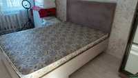 Кровать  с матрасом