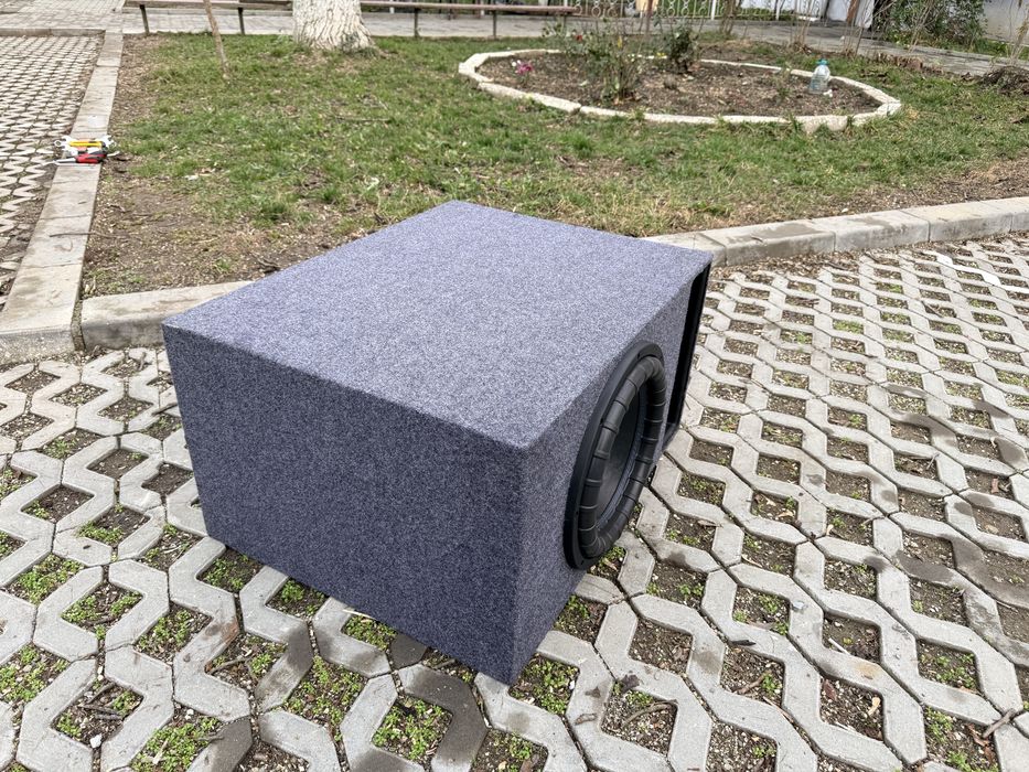 De vanzare subwoofer auto GS Audio si baterii,procesor,amplificatoare