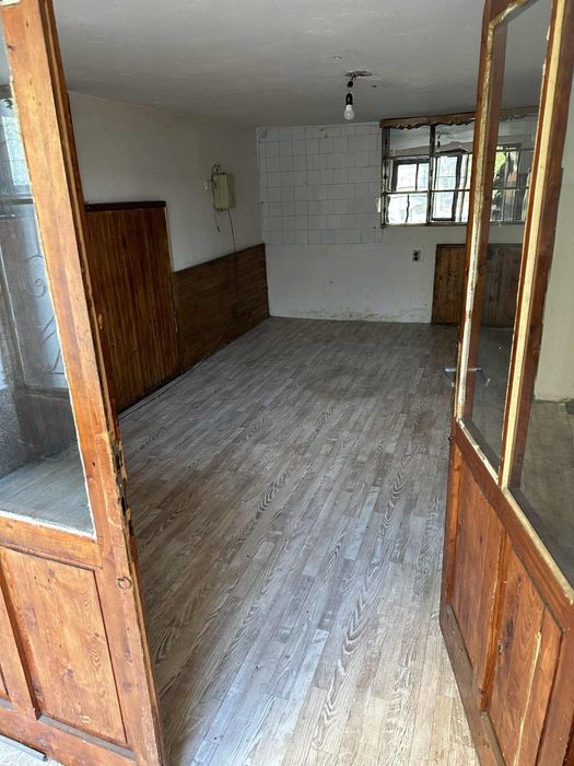 Дава се под наем Гараж / Паркомясто в Луковит - 35 кв.м за 110 € - Снимка #2