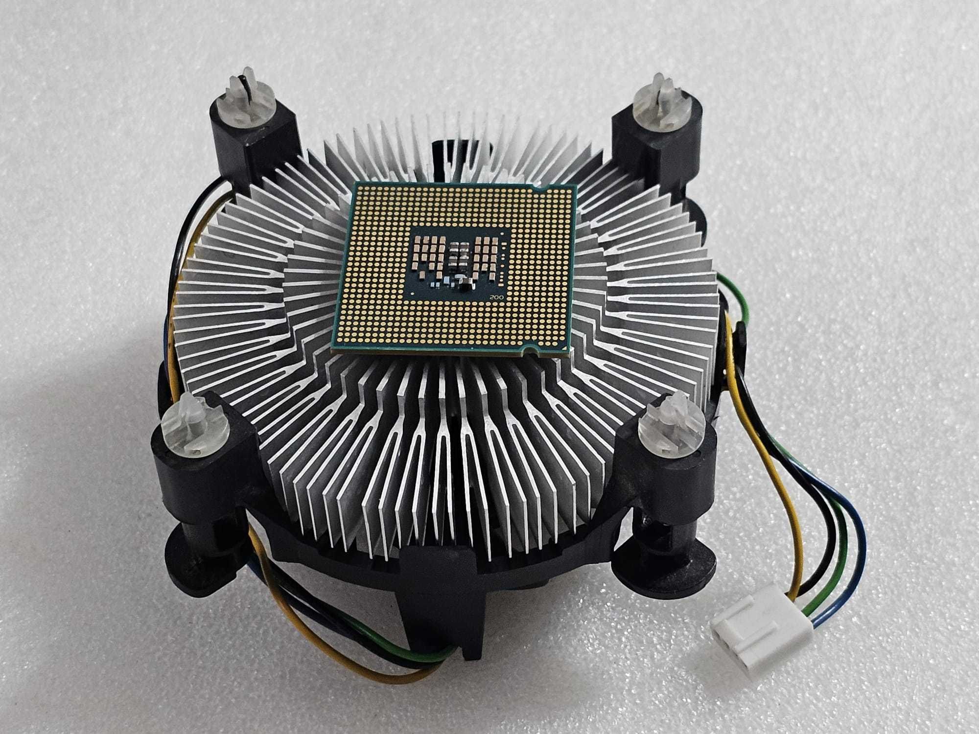 Procesor Intel Core 2 Quad Q8300 2.5GHz, socket LGA775 + cooler INTEL