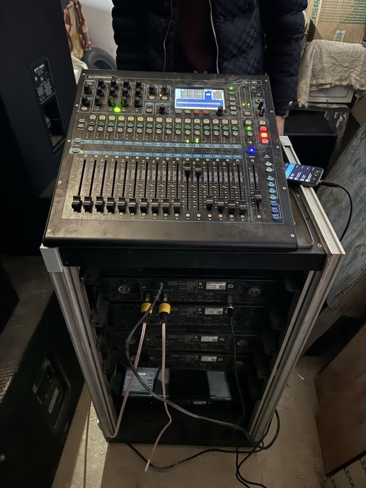 Продаются колонки низа верха пульт усилитель для кафе караоке