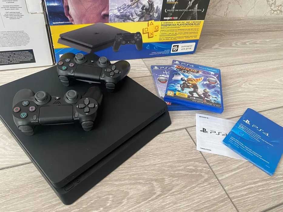 Продается ps4 slim 500g + 2 джойстика + 3 диска !!!