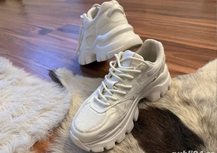 Adidași Bershka White 41