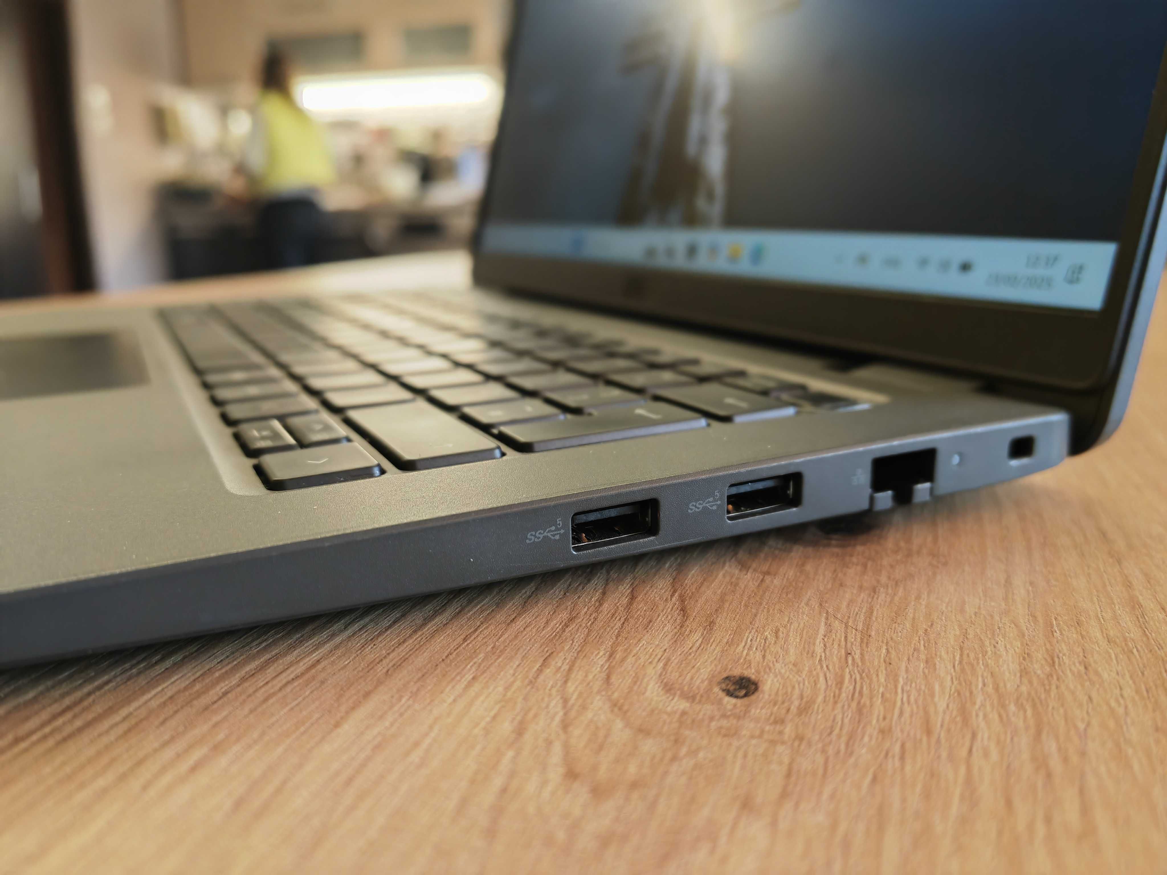 Нов лаптоп Dell Latitude с 10-ядрен i5-1235U и 14'' FHD 512 GB/16GB