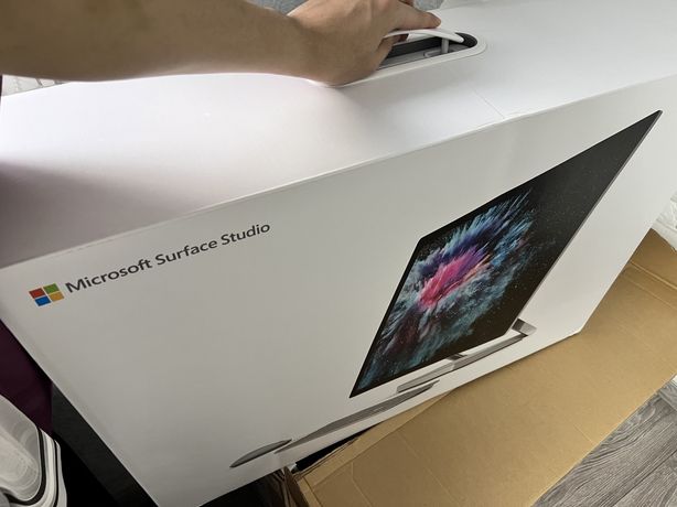 Microsoft Surface Studio 28”