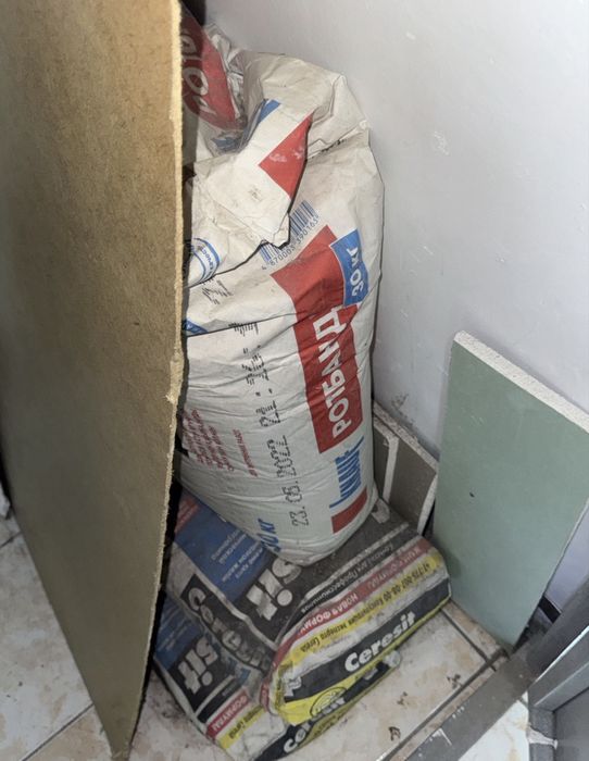 Ротбанд и Клей Ceresit остаточные материалы 3 мешка