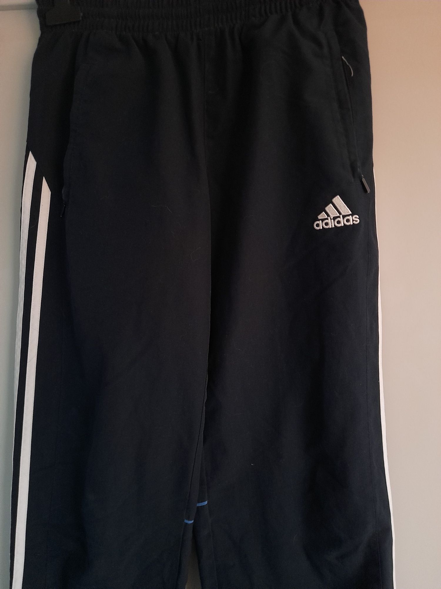 Pantaloni de trening Adidas pentru băieți