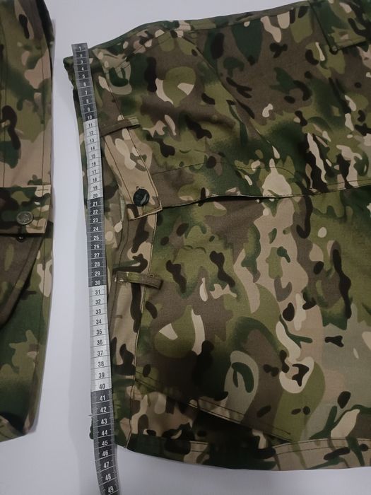 Set combat mărimea  M CA2412 
- compus din:
Geaca :
- lățime umeri= 52