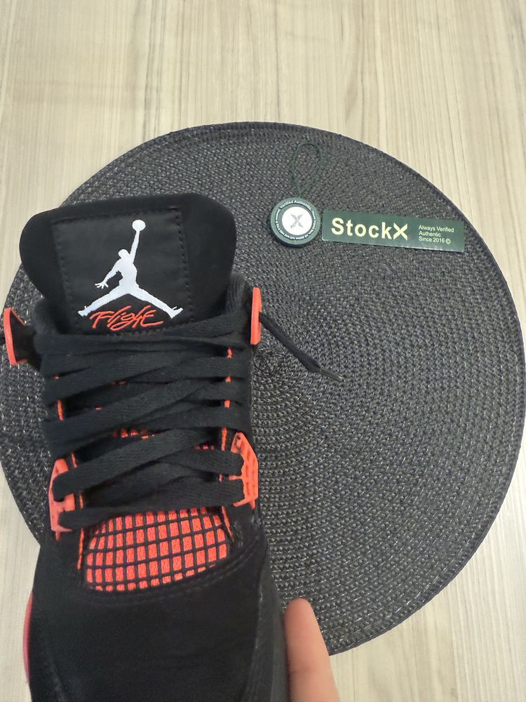 Air jordan 4s Red Thunder от StockX