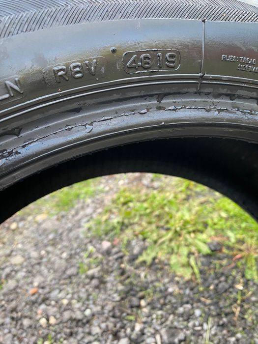 Vând cauciucurii BMW/Mercedes pe două lățimi