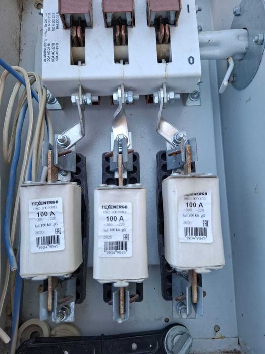 Продам рубильник 100 ампер на 380в