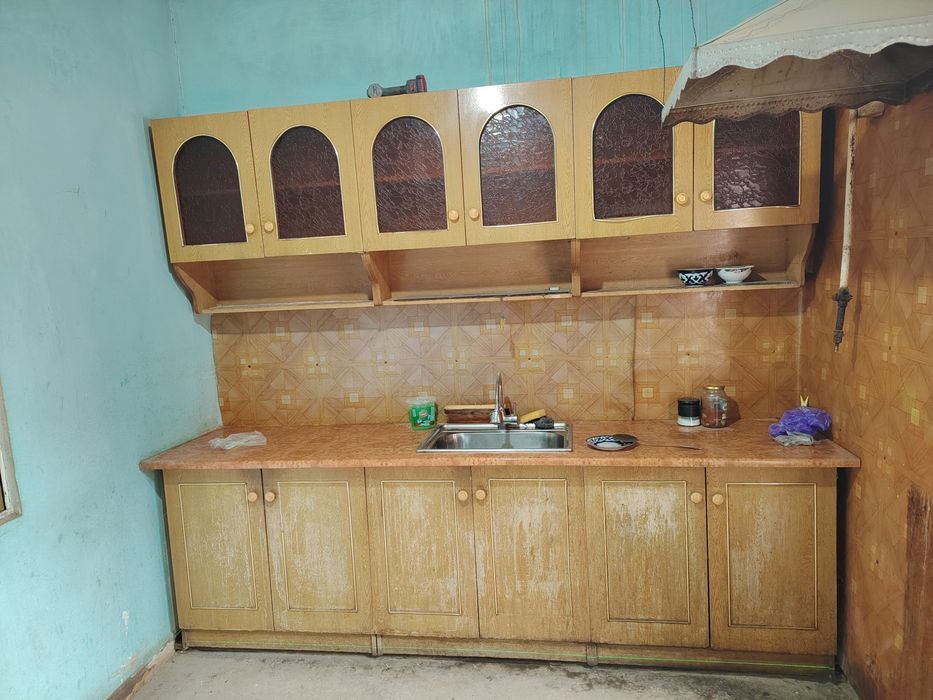 Ошхона мебели сотилади