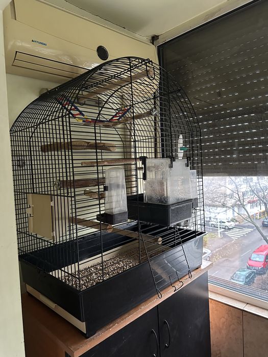 Vând colivie mare Greta