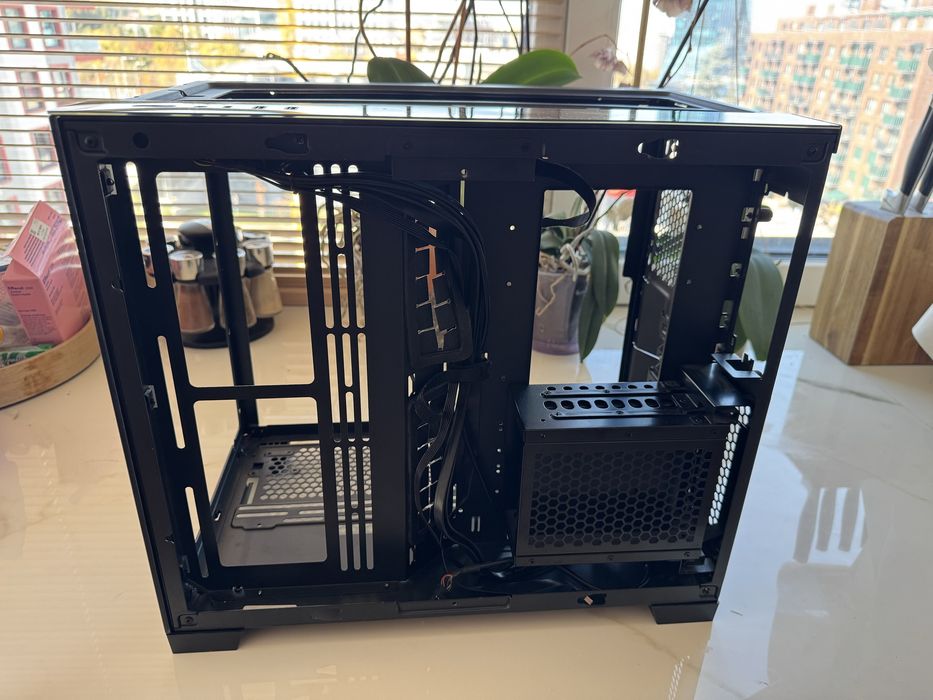 Компютърна кутия Lian Li 011D Mini