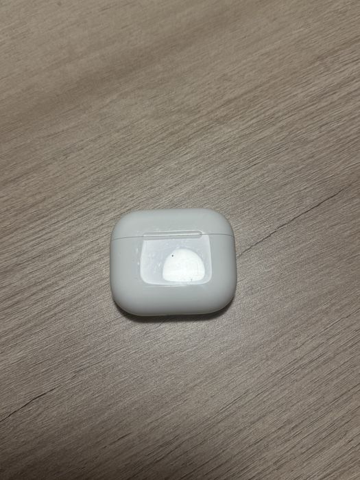 Airpods 3, кейс от наушников