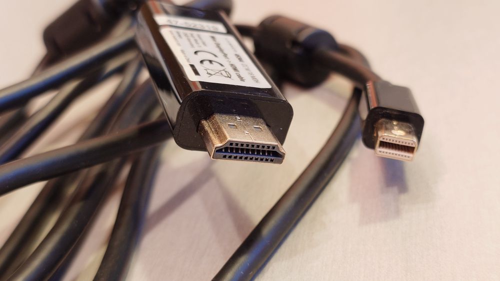 Видеокабел mini DisplayPort към HDMI