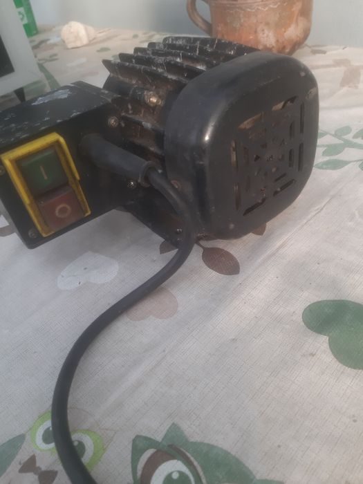 Motor electric  mini moara !