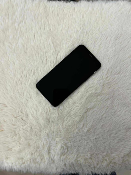 Продавам iPhone 12 Pro