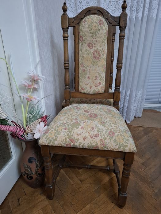 Ретро столове с дърворезба