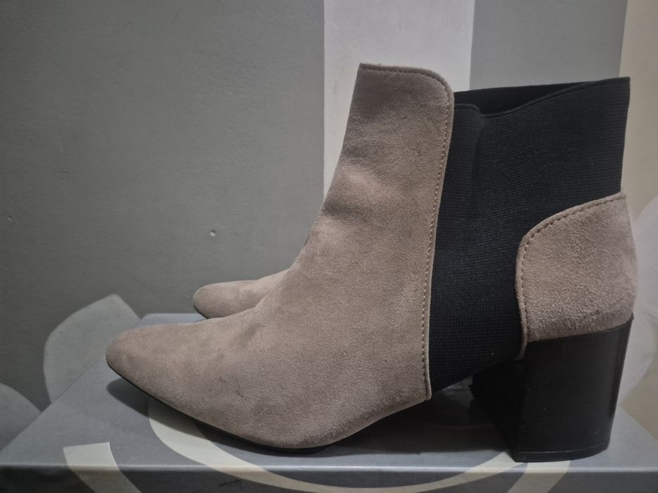 Бежови боти от естествен велур Zara No40