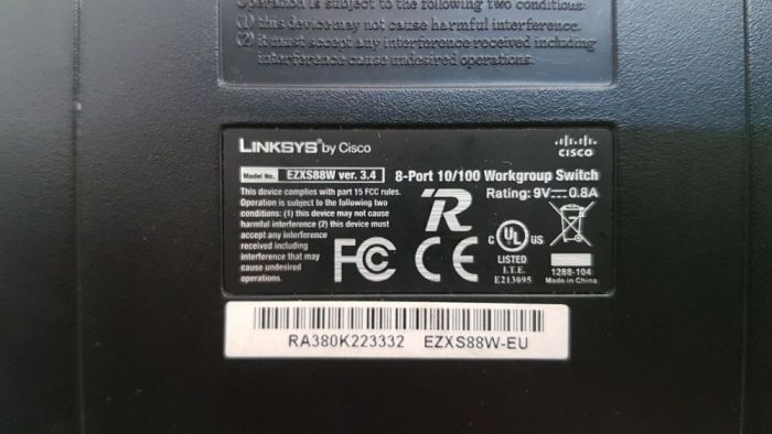 Switch CISCO (Linksys) EZXS88W 8 porturi