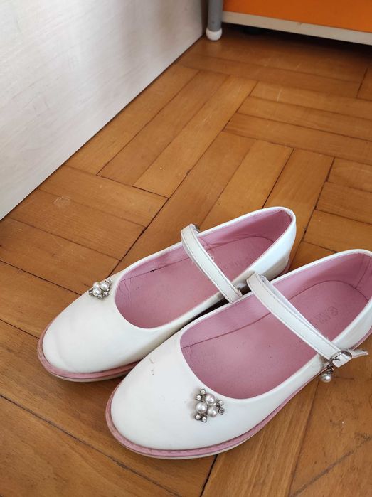 Официални обувки за момиче