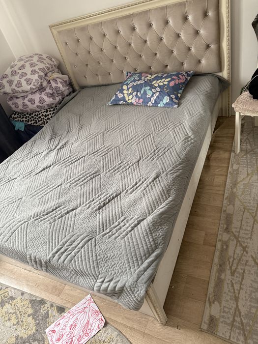 Кровать в отличном состояний