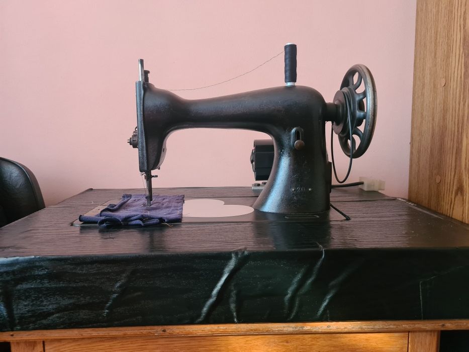 Mașină de cusut zingher electrica