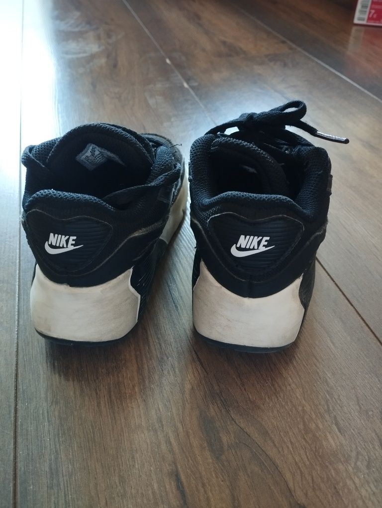 Детски маратонки Nike air max, номер 27