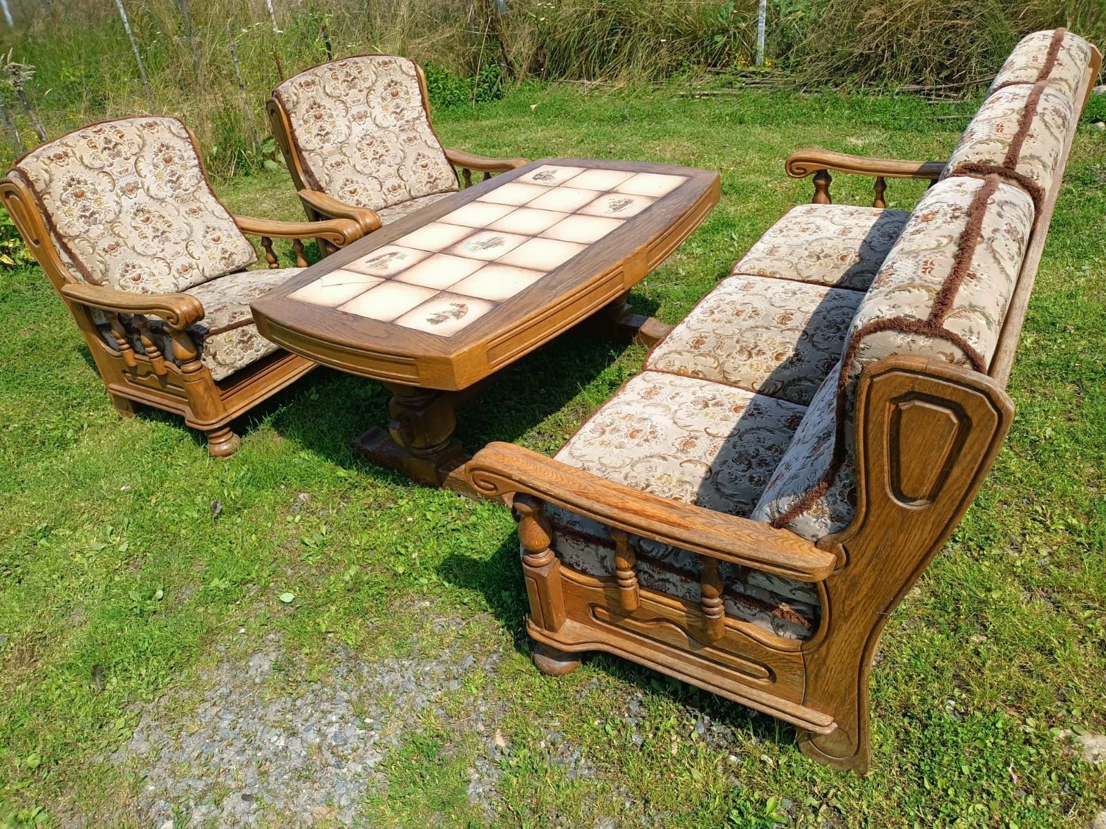 mobilier lemn masiv masa scaune canapea fotoli masina cusut veche