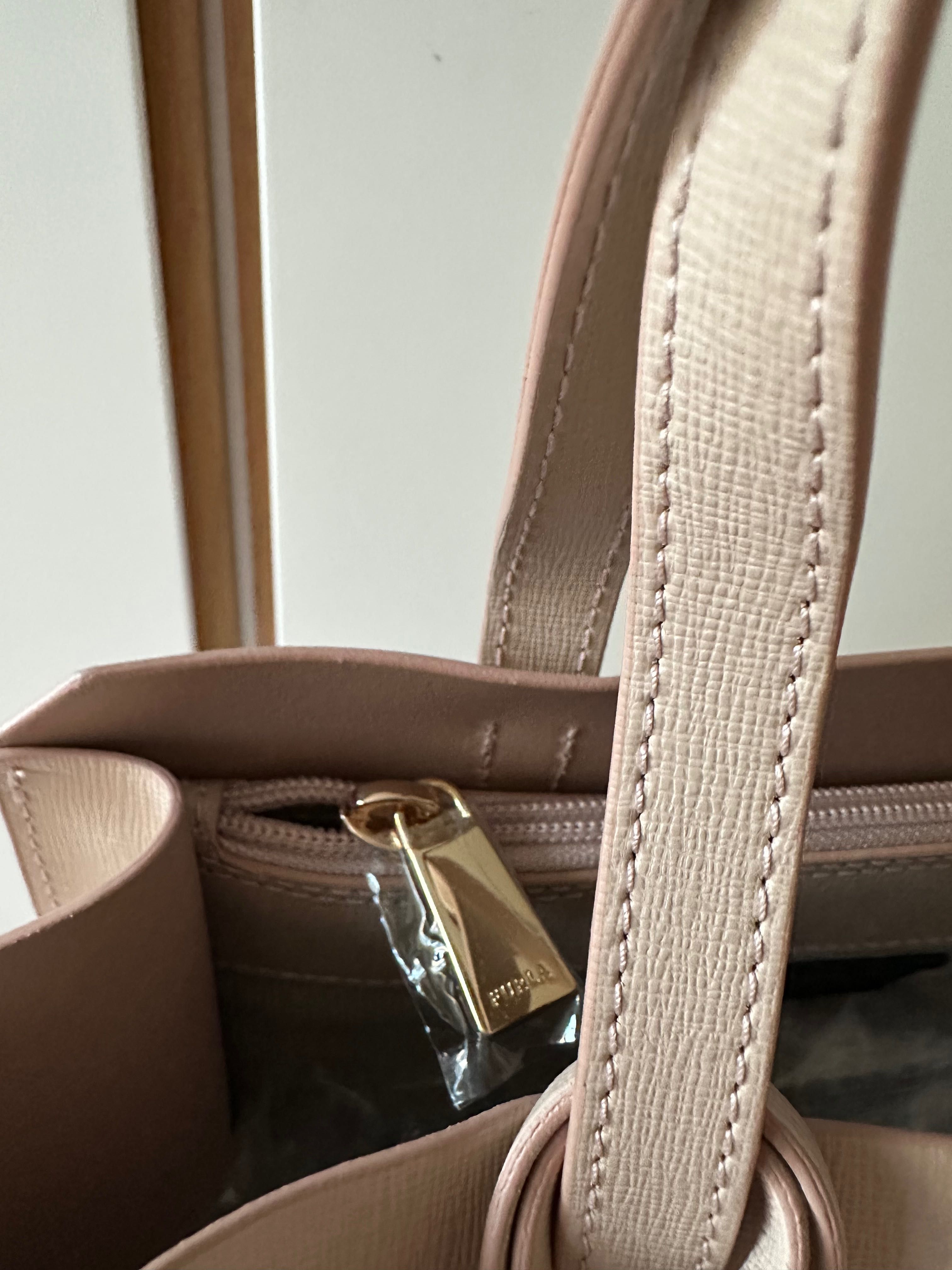 Нова дамска чанта Furla