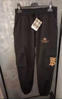 Pantaloni Burberry London Premium 
Calitate Premium
Produsele vândute