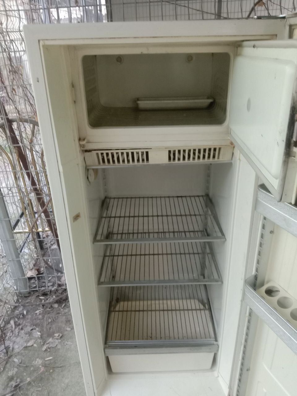 Срочно нужна продавать хороший холодильник Зил Москва