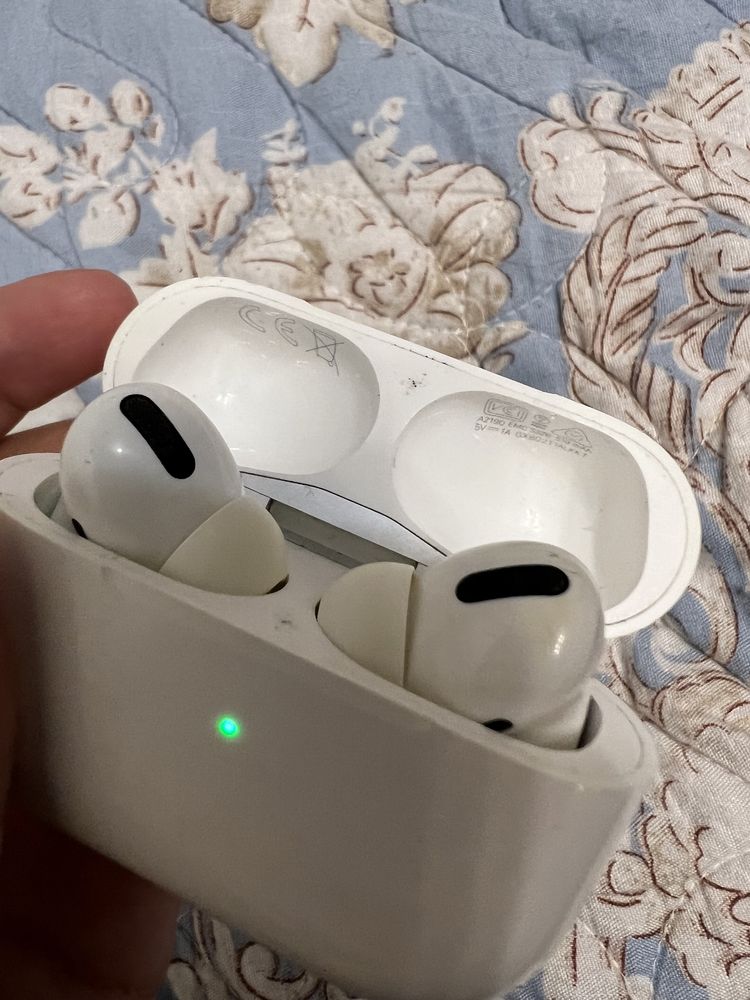 Airpods pro наушники левый и кейс