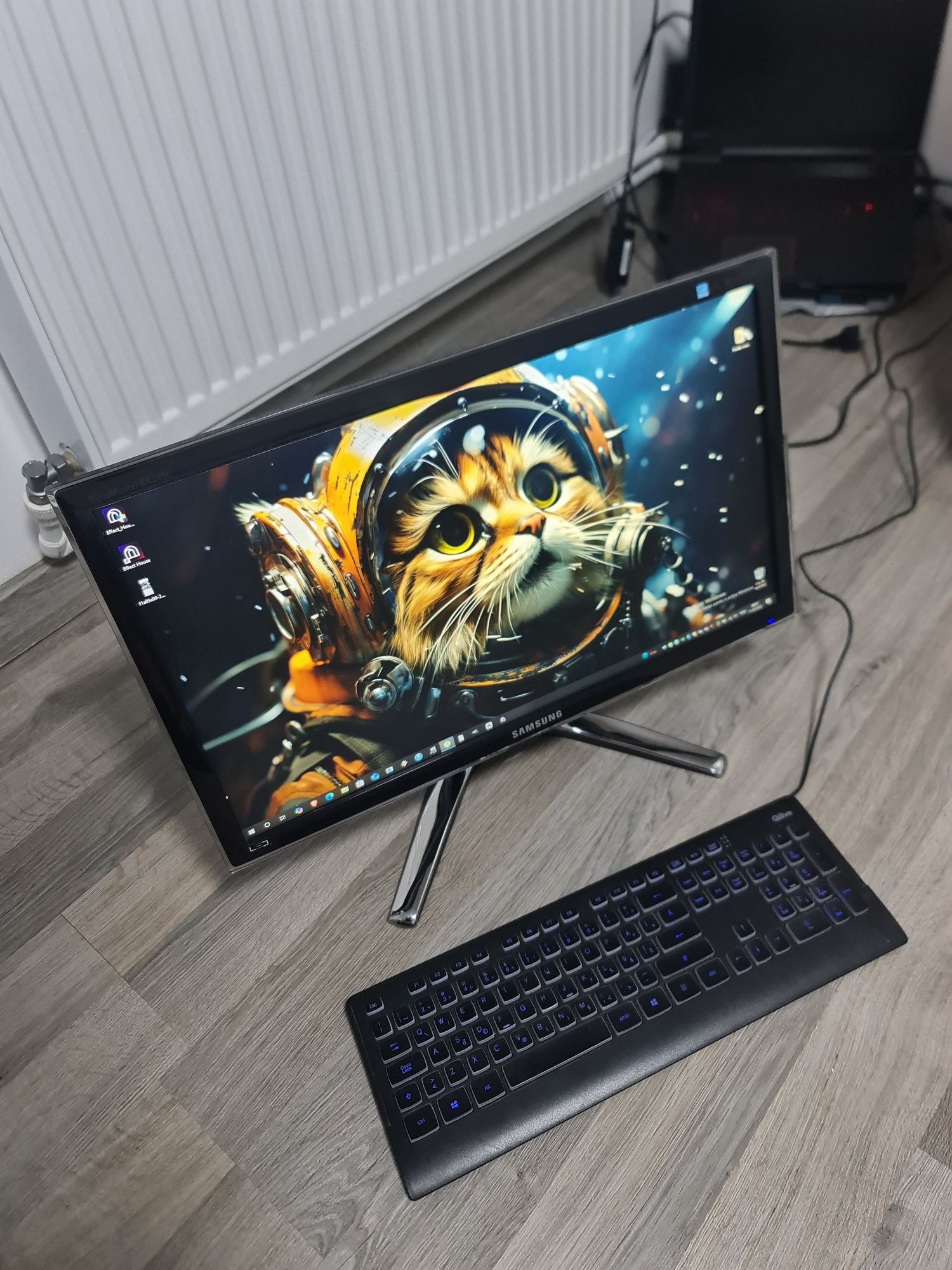 Monitor LED Samsung 24'', Wide, FULL HD, HDMI, 2ms, Charcoal Grey Desi