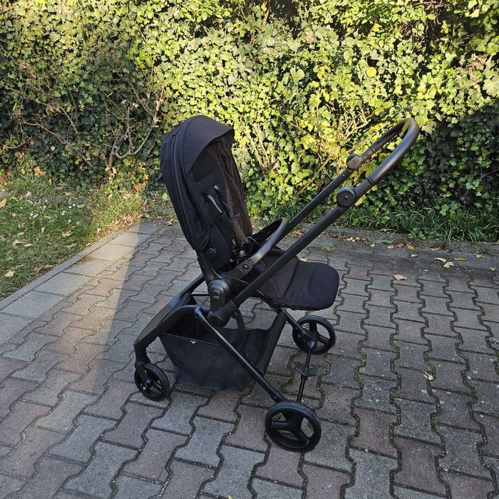 Carucior sport pliabil si reversibil